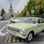Москвичи покатались на ретроавтобусе (6+)