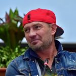 Роман Костомаров попробовал себя в новом амплуа на панельной дискуссии «Верь в себя» (12+)